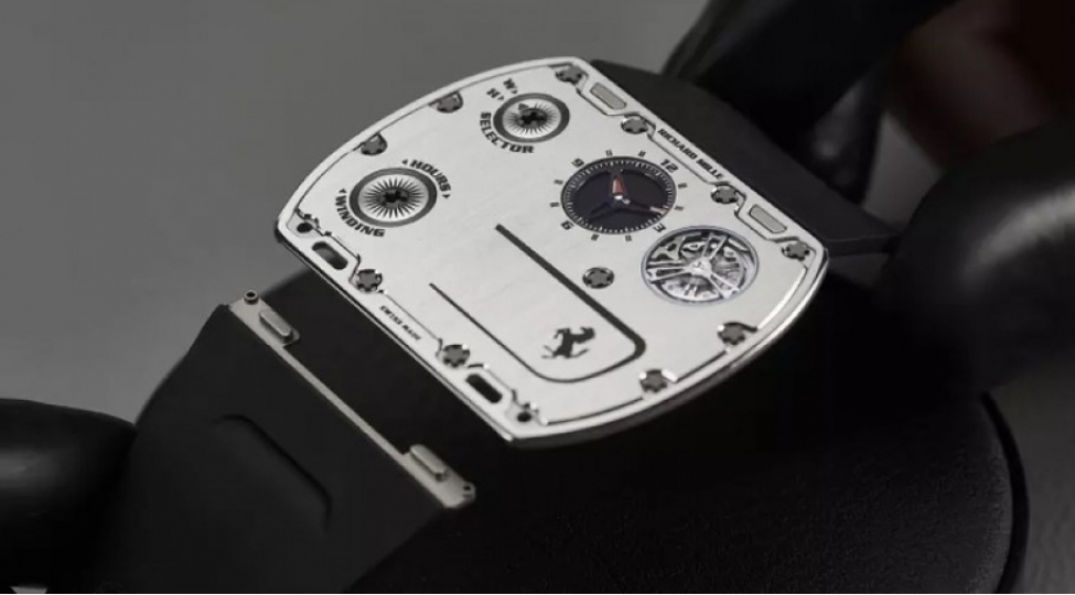 ferrari-dord-hiperkarin-qiymetine-dunyanin-en-nazik-saatini-hazirlayib-foto