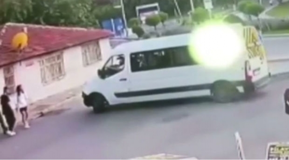 avtobus-surucusunden-vehshilik