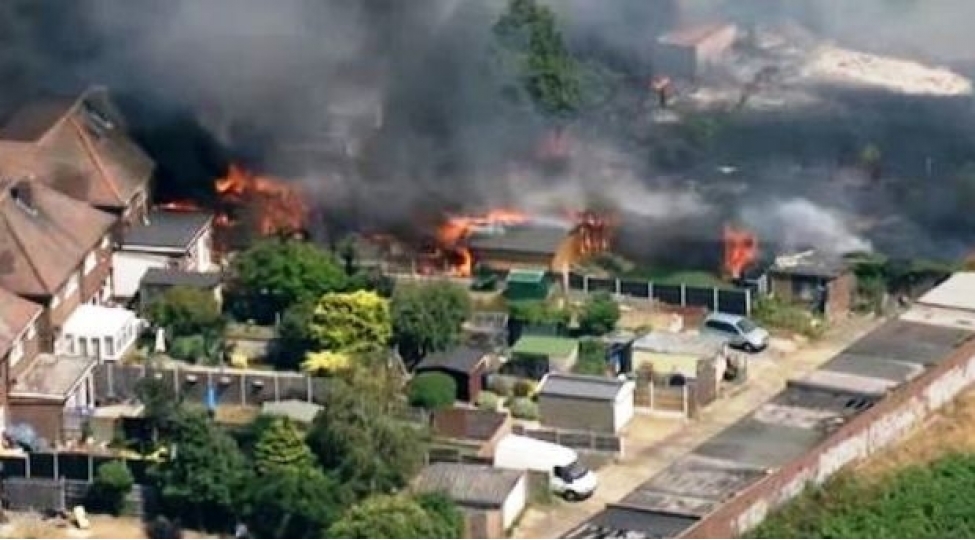 britaniyada-rekord-istiler-sebebinden-yanginlar-bashlayib