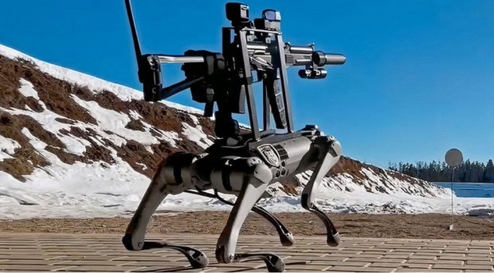 rusiyada-robot-it-pulemyotla-techiz-edilib