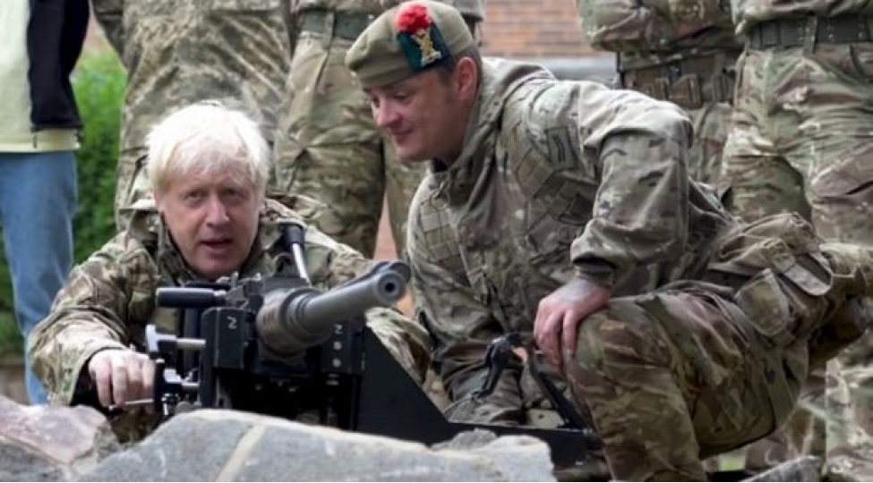 conson-britaniyadaki-ukrayna-herbchilerine-bash-chekib