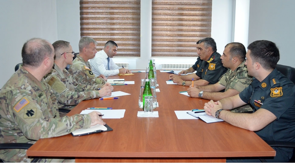 azerbaycan-absh-herbi-emekdashligi-muzakire-olunub