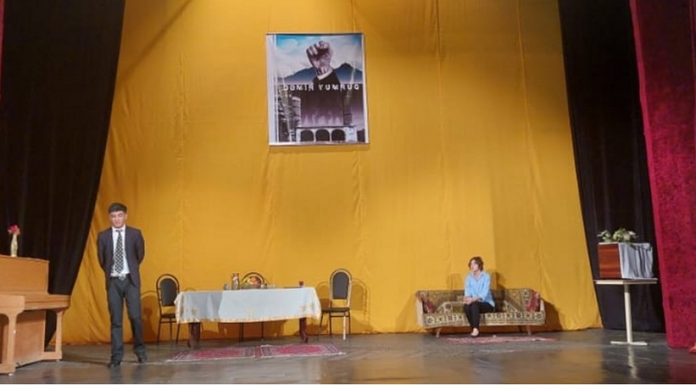 gencede-demir-yumruq-tamashasinin-premyerasi-olub