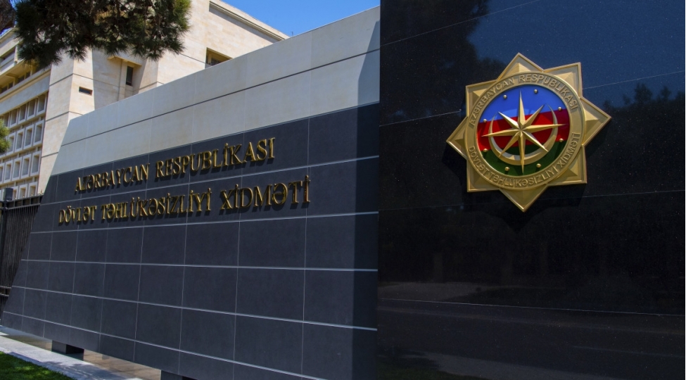 veten-muharibesi-ishtirakchilarina-qarshi-deleduzluq-eden-shexs-hebs-edilib