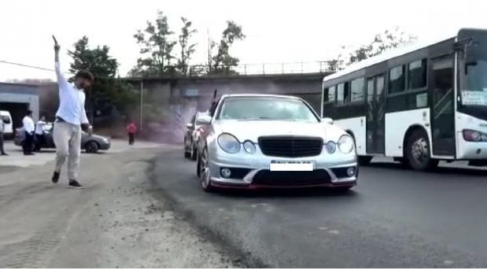 azerbaycanlilarin-toyunda-silahdan-istifade-olundu