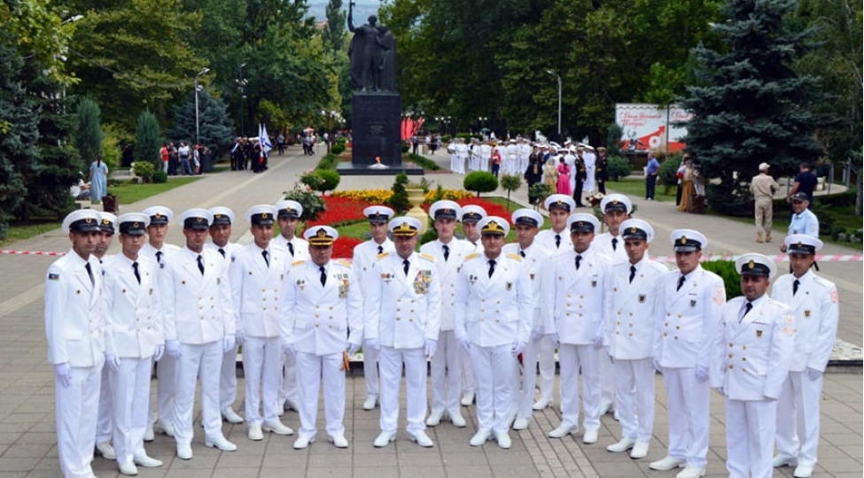azerbaycan-herbi-deniz-quvvelerinin-gemileri-olkemize-qayidiblar-foto