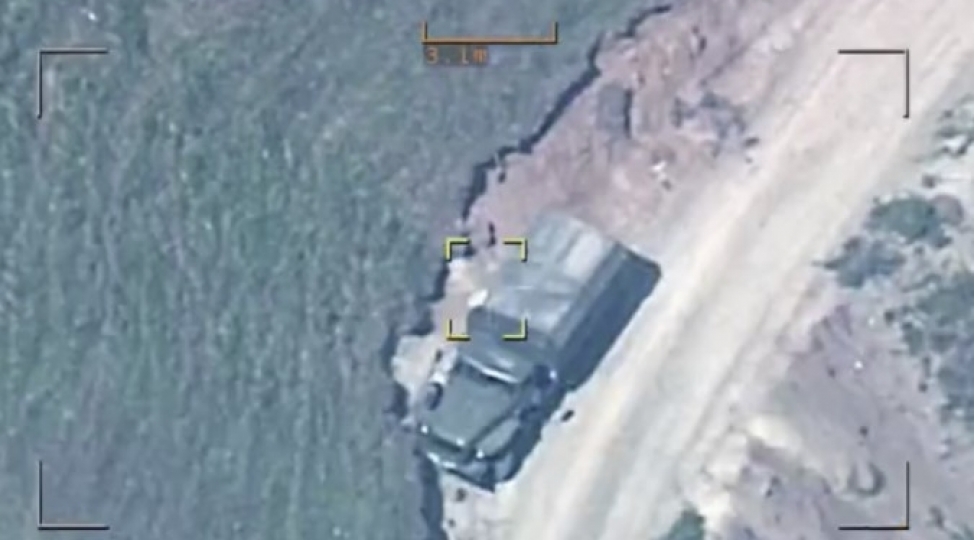 azerbaycan-ordusu-ermeni-terrorchularinin-avtomobilini-mehv-edib