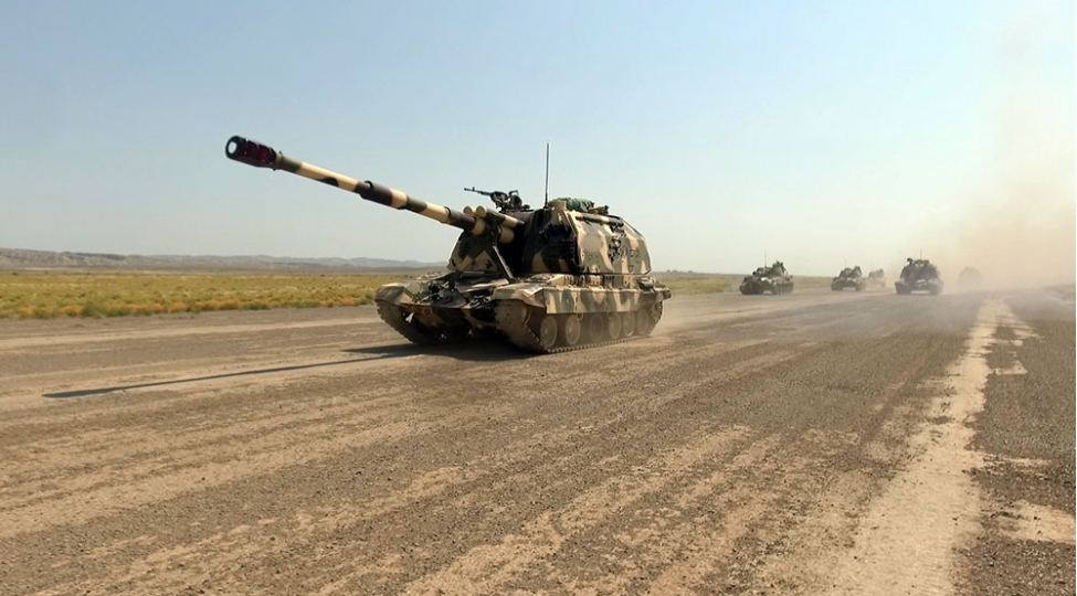 raket-ve-artilleriya-qoshunlarinda-yeni-tedris-dovrunun-meshgeleleri-kechirilir