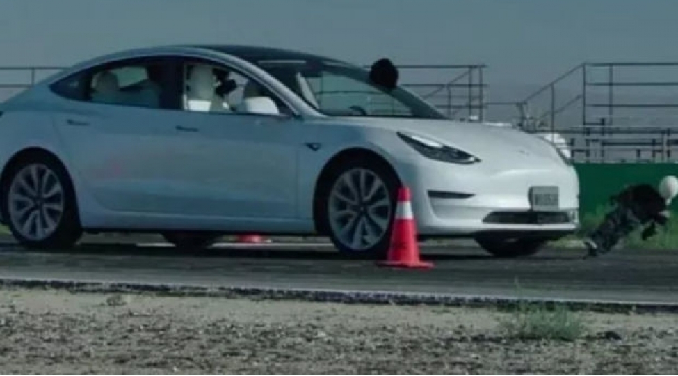 tesla-avtopilotu-sinaqdan-keche-bilmedi