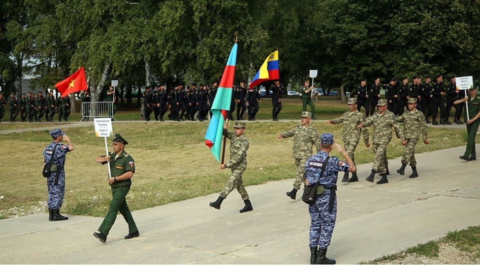 moskvada-tank-biatlonu-musabiqesinin-achilish-merasimi-kechirilib