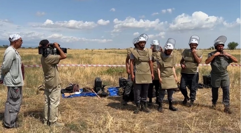 anama-senedli-filminin-chekilishleri-basha-chatib