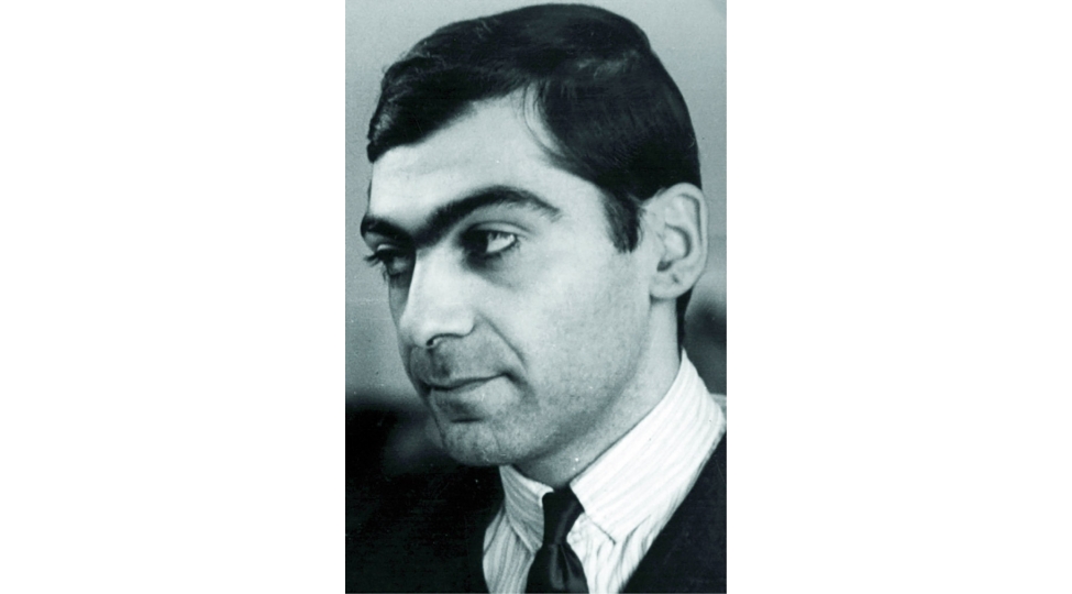 yarimesrlik-xatirenin-ishiginda