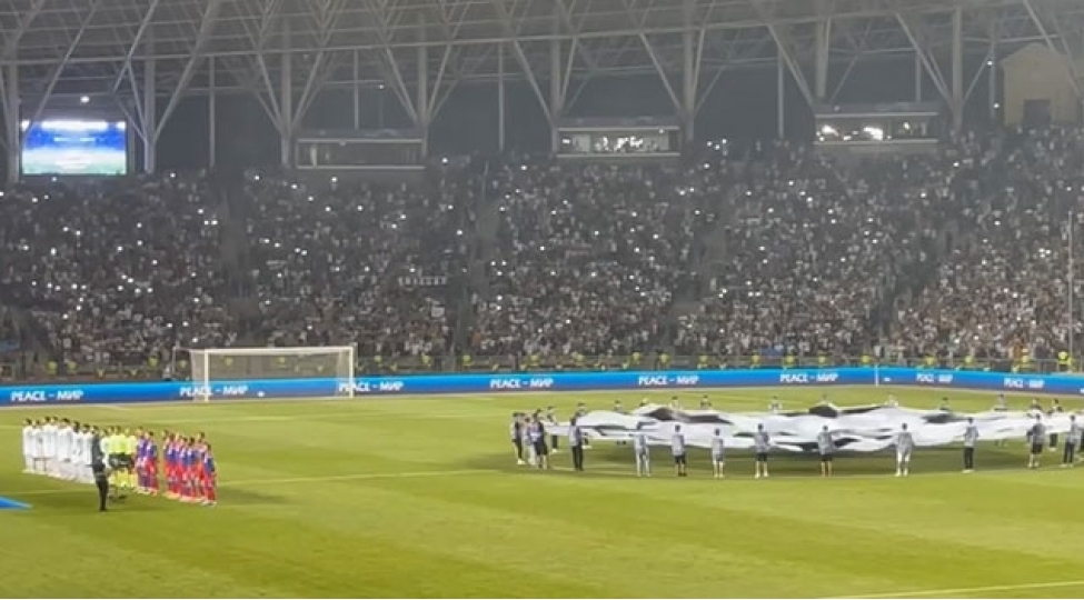 uefa-chempionlar-liqasinin-himni-bakida-seslendi-video