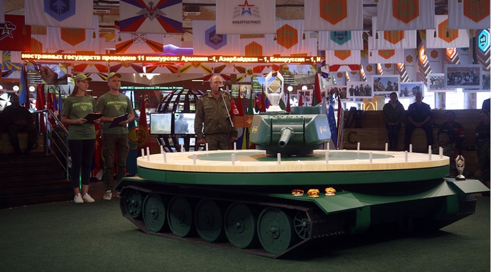 tank-biatlonu-musabiqesinin-yarimfinal-merhelesinin-pushkatma-merasimi-kechirilib