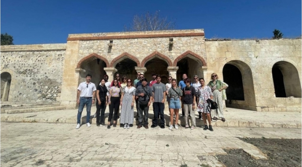 youth-artcamp-shusha-and-baku-adli-beynelxalq-layiheye-start-verilib