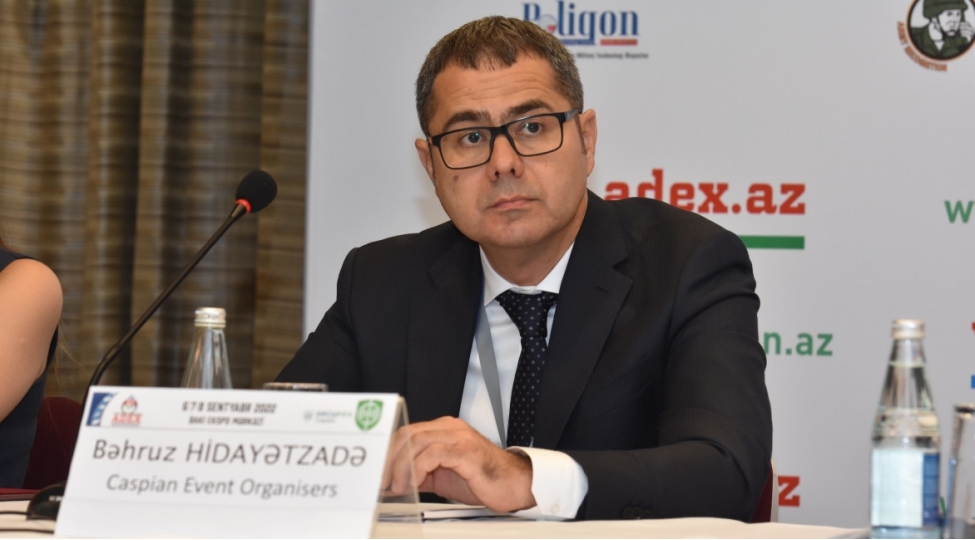 qelebeden-sonra-adex-sergisine-boyuk-maraq-yaranib