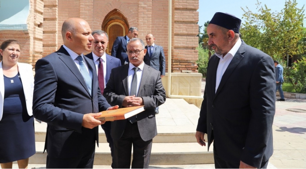 anar-kerimov-qazaxda-medeniyyet-muessiselerinin-fealiyyeti-ile-tanish-olub