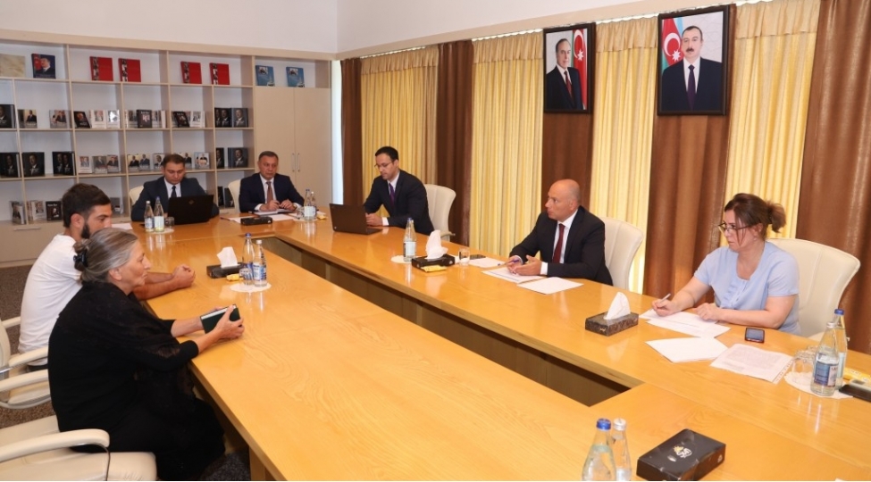 medeniyyet-naziri-agstafada-vetendashlarla-gorushub