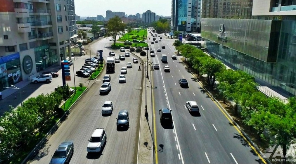 tbilisi-prospektinin-bir-hissesinde-temir-basha-chatib-fotovideo