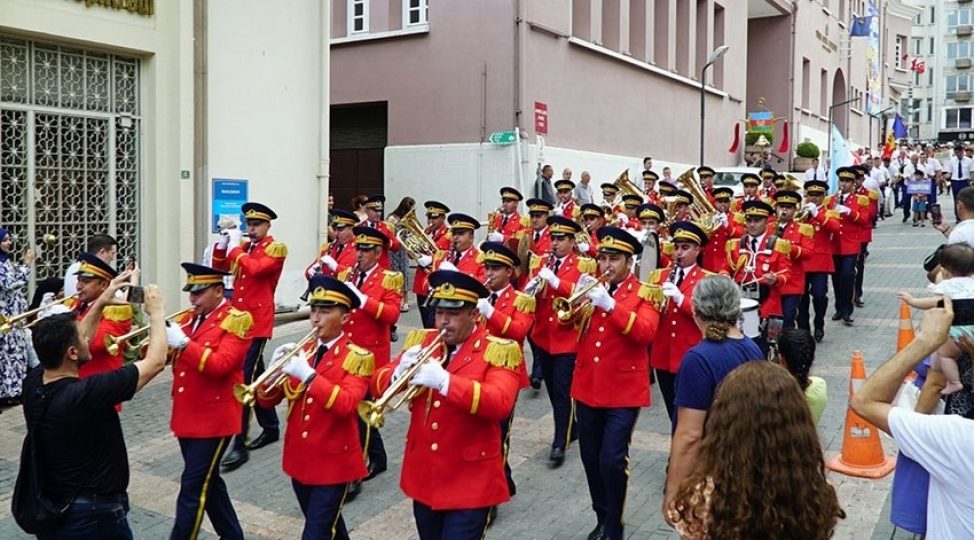 herbi-institutun-orkestr-heyeti-turkiyede-beynelxalq-festivalda-ishtirak-edir