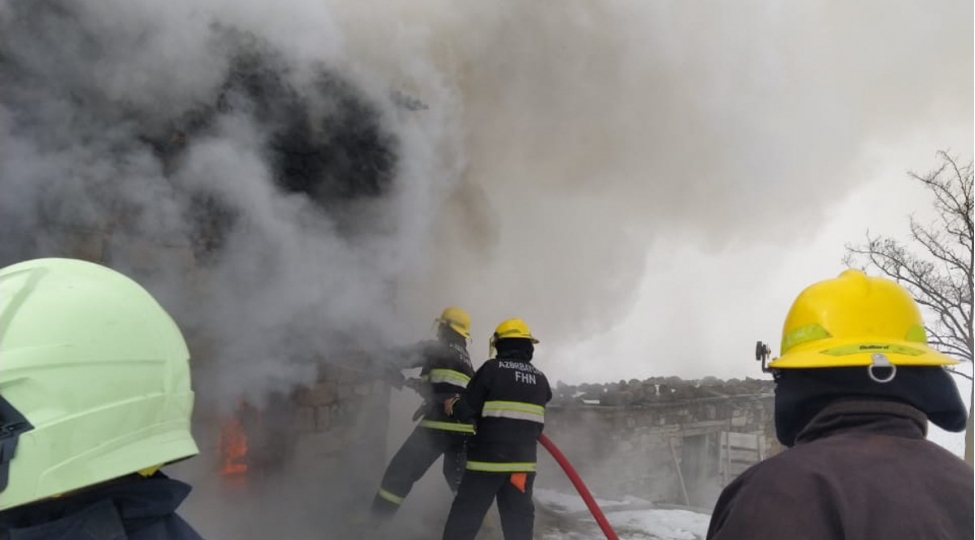 shimal-qerb-bolgesinde-bash-veren-yanginlar-tam-sondurulub-video