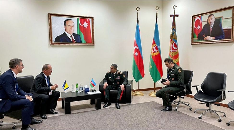 zakir-hesenov-bosniya-ve-herseqovina-respublikasinin-mudafie-naziri-ile-gorushub-foto