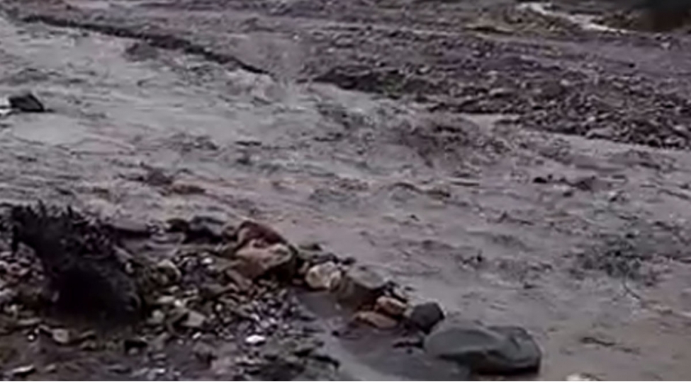 bezi-chaylardan-sel-kechib-video