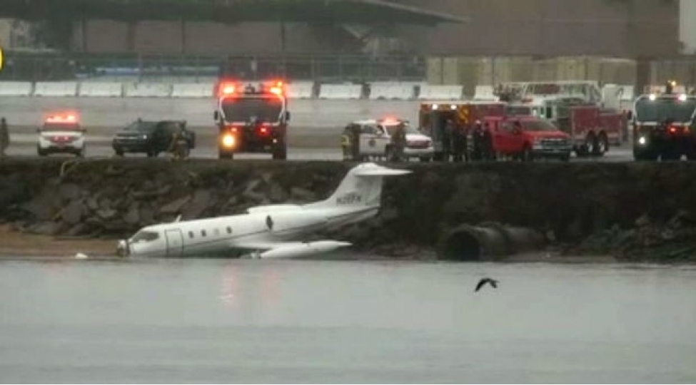 absh-da-reaktiv-teyyare-herbi-bazanin-uchush-enish-zolagindan-chixdi