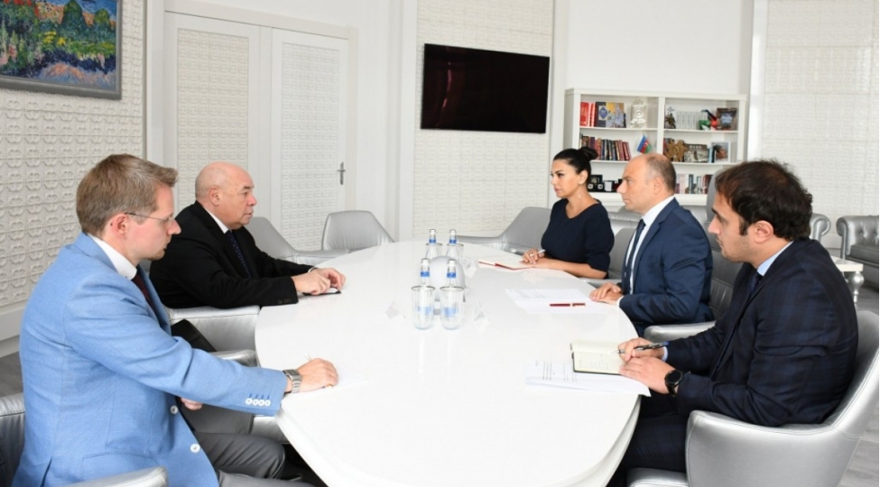anar-kerimov-putinin-xususi-numayendesi-ile-gorushub