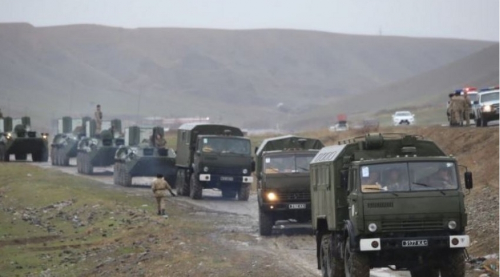 qirgizistanin-serhed-xidmeti-tacikistan-dostuk-kendini-minaatanlardan-ateshe-tutur