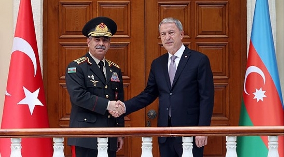 azerbaycan-ve-turkiye-mudafie-nazirlerinin-telefon-danishigi-olub