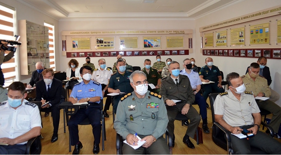 mudafie-nazirliyinin-beynelxalq-herbi-emekdashliq-idaresinde-novbeti-brifinq-kechirilib-1-oktyabr-2020-1949