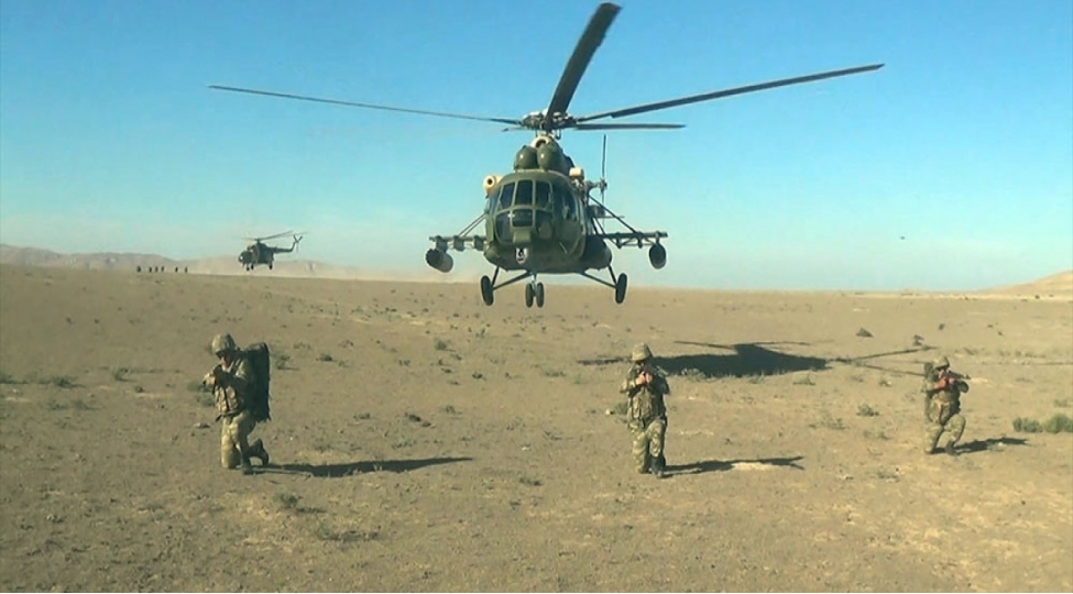 herbi-hava-quvvelerinde-doyush-atishli-telim-kechirilib-video