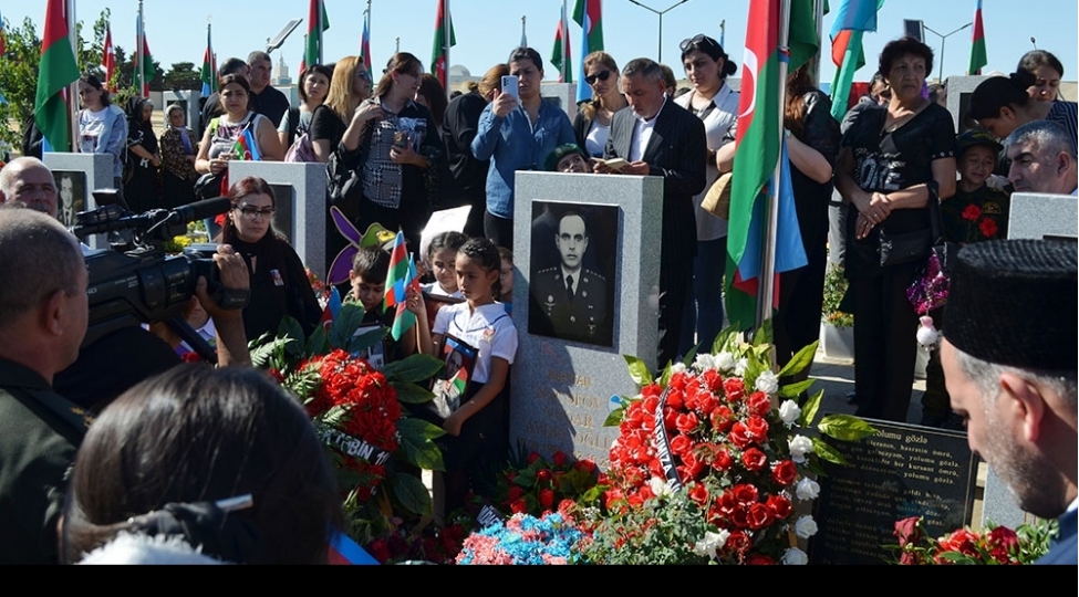 shehidlerin-xatiresine-hesr-olunan-anim-merasimleri-kechirilib-9