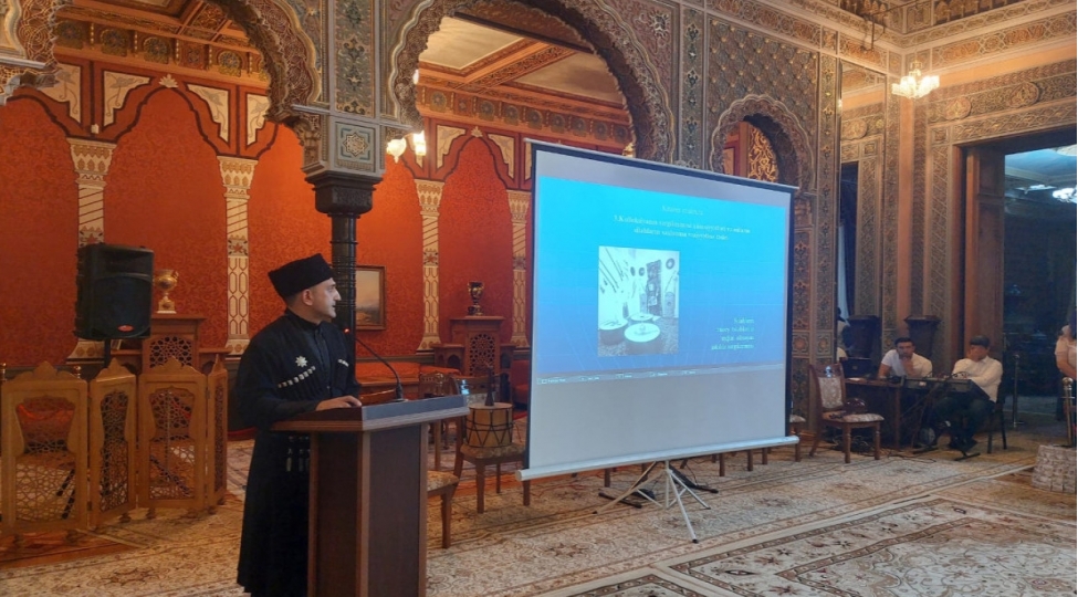 silahin-mistik-gozelliyi-adli-kataloqun-teqdimat-merasimi-olub