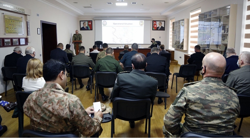 olkemizdeki-xarici-herbi-attasheler-ve-beynelxalq-teshkilatlarin-numayendeleri-emeliyyat-sheraiti-haqqinda-melumatlandirilib-5-oktyabr-2020-1502