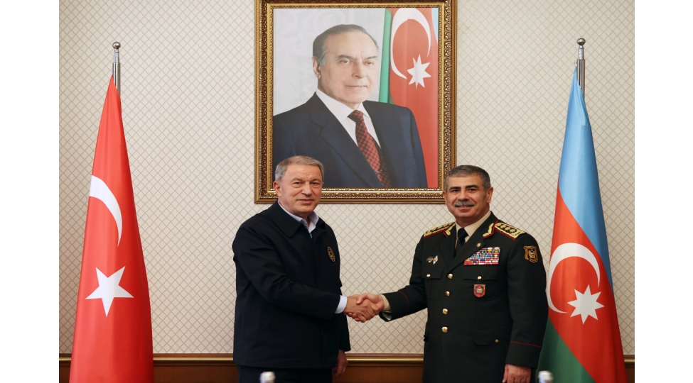 azerbaycan-ve-turkiye-mudafie-nazirleri-gorushub-4
