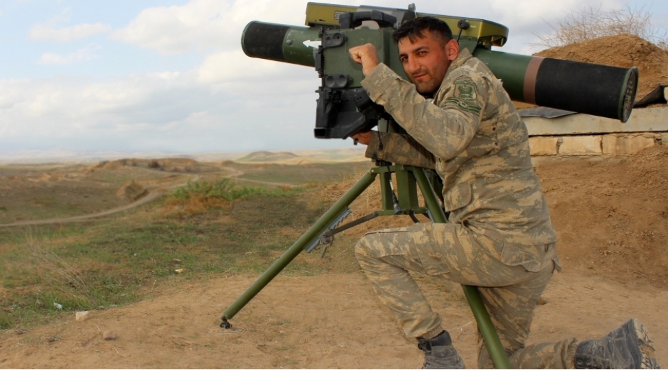 aprel-doyushlerinin-qehremani-dushmen-texnikasini-mehv-etmekde-davam-edir-05102020