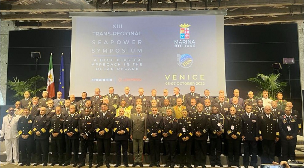 azerbaycanin-hdq-komandani-italiyada-seferdedir