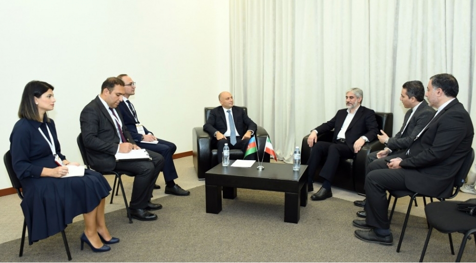 iranla-medeni-emekdashliq-meseleleri-muzakire-olunub-foto
