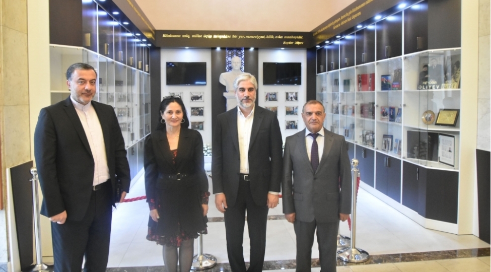 yaser-ehmedvend-azerbaycan-milli-kitabxanasinda-olub