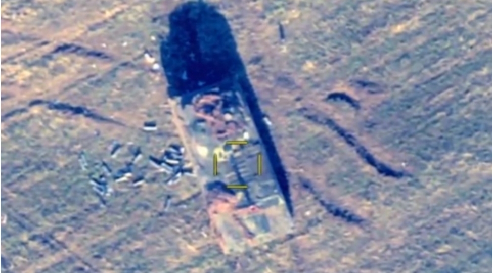 dushmenin-agir-doyush-texnikalari-bolmelerimizin-serrast-ateshi-ile-mehv-edilir-10-oktyabr-2020-0946