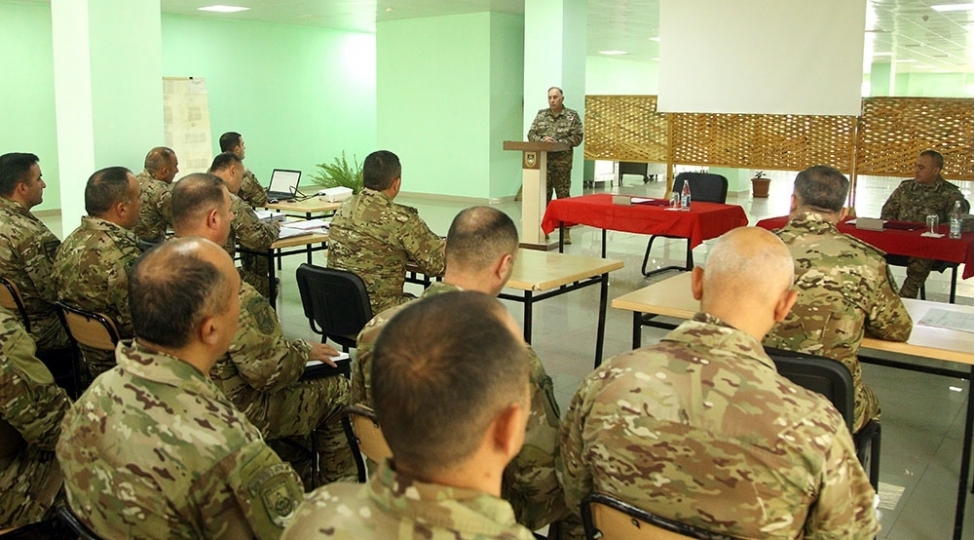 bash-qerargah-reisi-xtq-nin-shexsi-heyeti-ile-gorushub