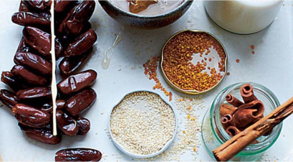 xurma-kuncut-qara-zire-gormeni-artirir