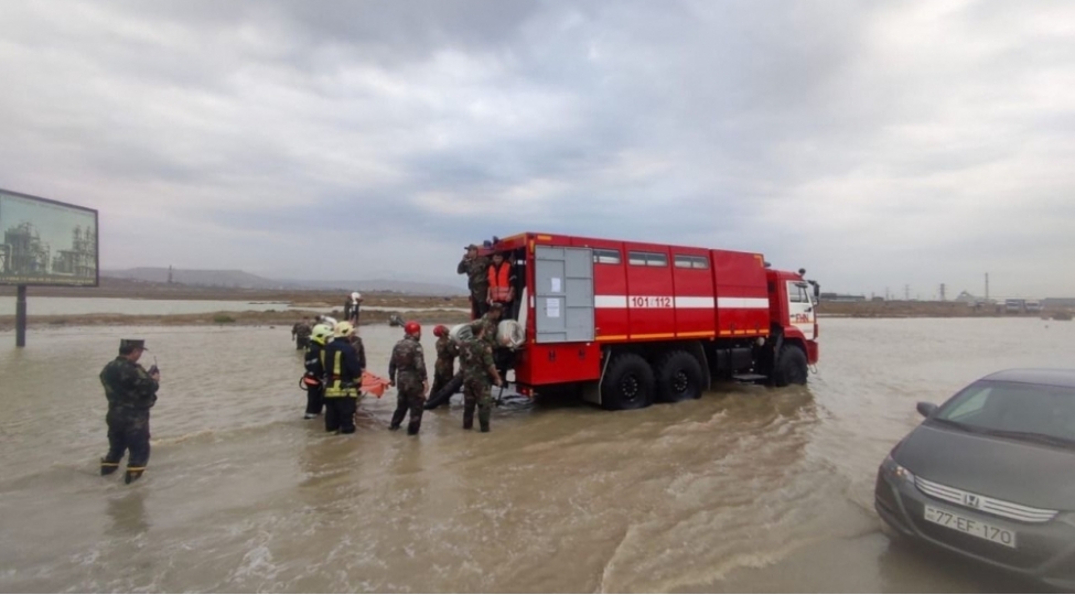 su-kemerinde-qeza-yolda-neqliyyat-vasitelerinin-hereketi-tam-berpa-edilib-yenilenib-5