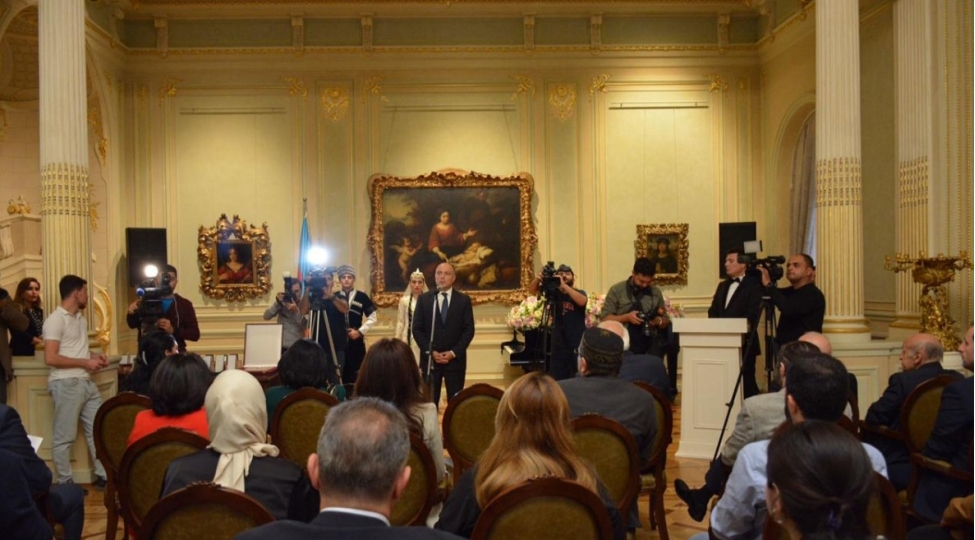 bir-qrup-medeniyyet-ishchisine-mukafatlar-teqdim-edilib