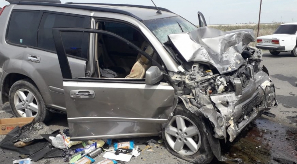 ismayillida-mashin-agaca-chirpilib-8-nefer-xesaret-alib-yenilenibvideo