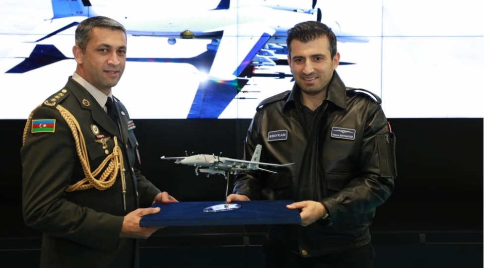 akinci-silahli-pilotsuz-uchush-aparatini-idareetme-kursunun-novbeti-buraxilishi-kechirilib-foto