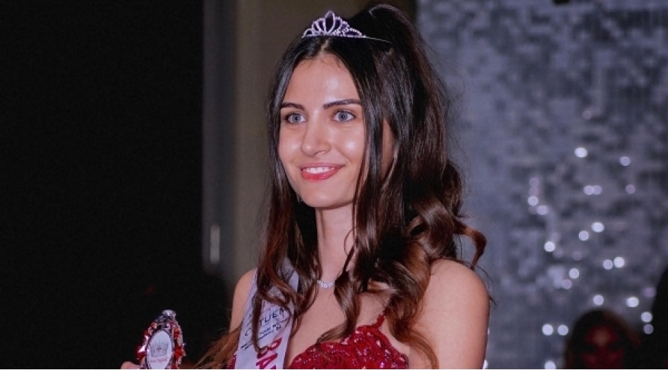 azerbaycanli-qiz-en-gozel-sima-sechildi-foto