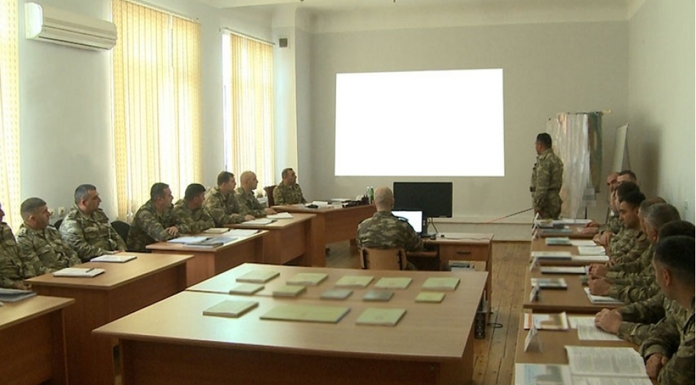 azerbaycan-herbchilerinin-komanda-qerargah-telimi-kechirilir